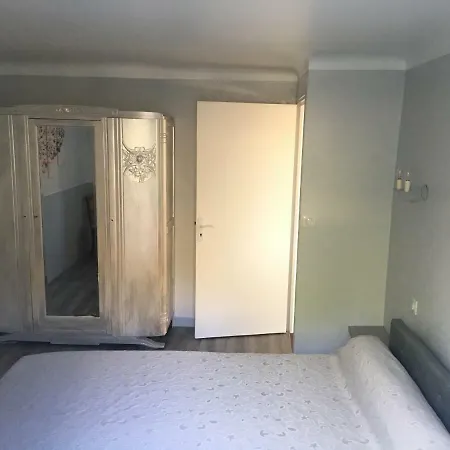 A Avec Piscine Apartment Sarlat-la-Caneda